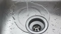 Spola aldrig ner detta i diskhon: misstag som orsakar stopp